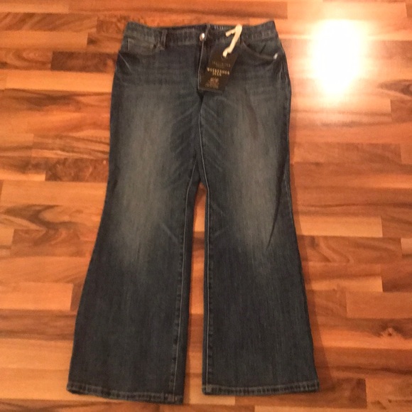 The Limited NWT “Weekender Jean” - Picture 2 of 5